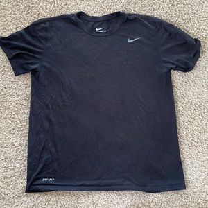 Nike Men’s Dri-Fit black tee